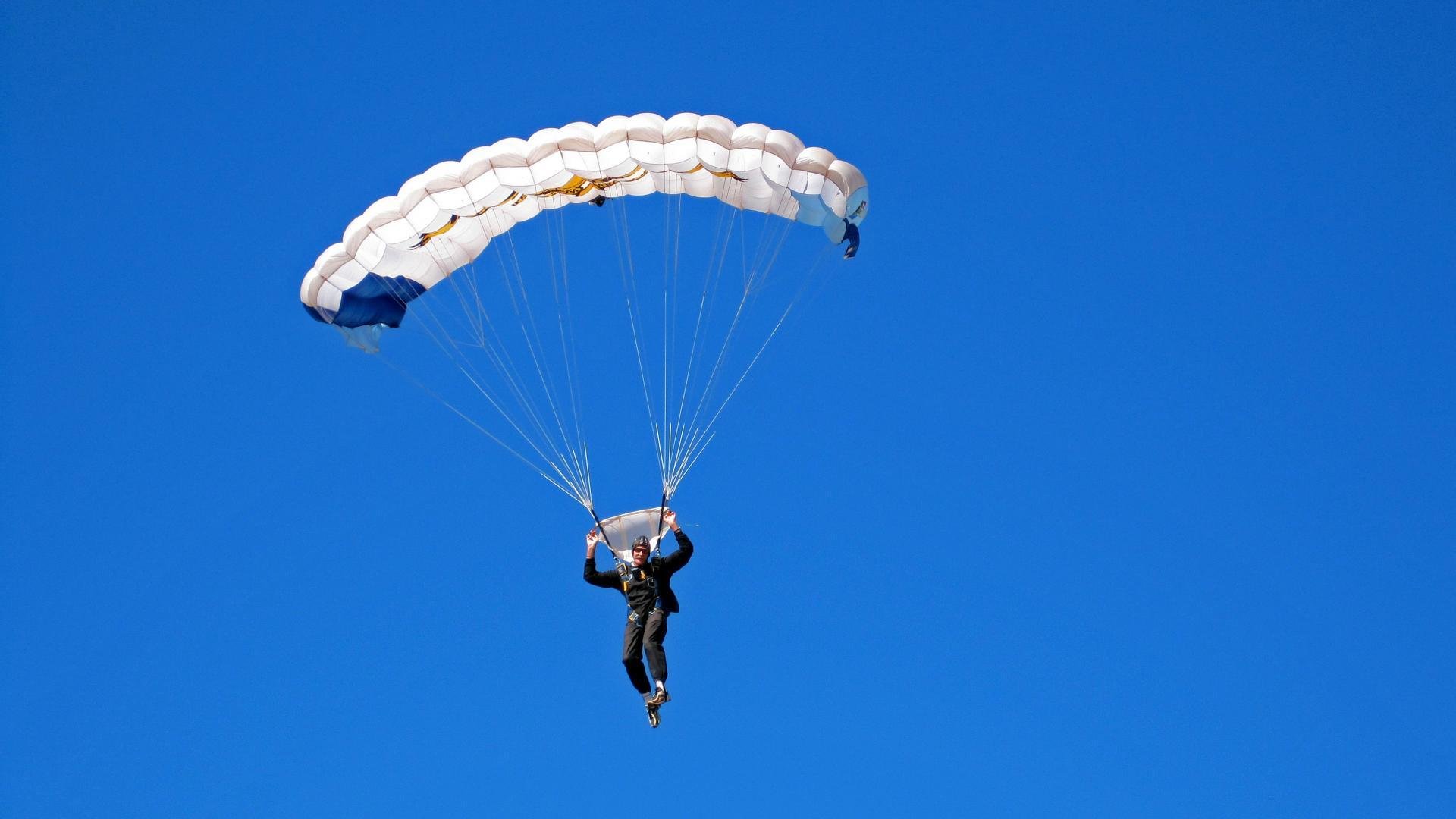 混合泳比赛中立代表队A表现均衡，混合泳联合队