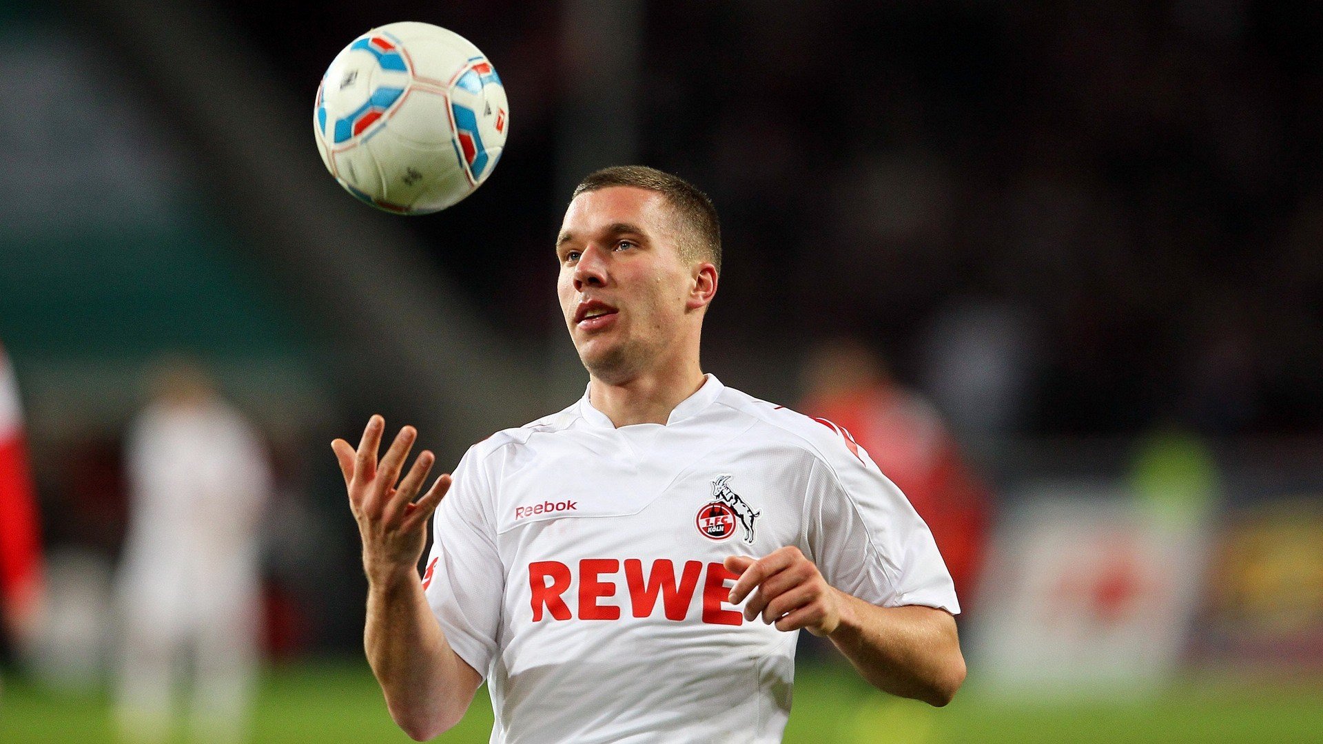 特斯·冯·迪克：每次传球都精确到位，南非队进攻效率大大提高，冯 斯特拉客